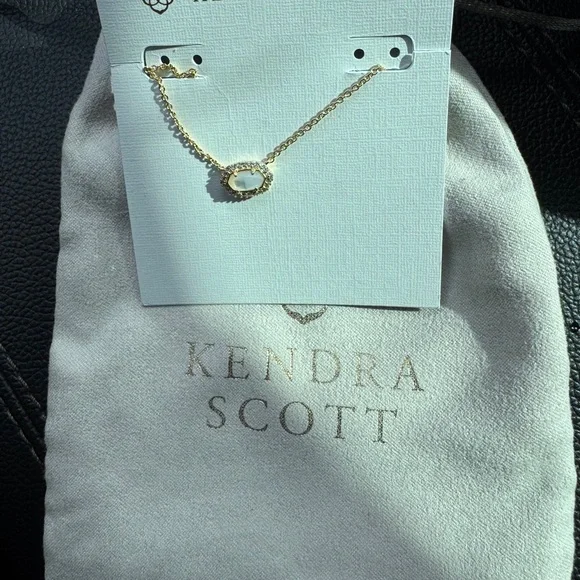 🌸Kendra Scott NWT Gold necklace - Picture 4 of 6